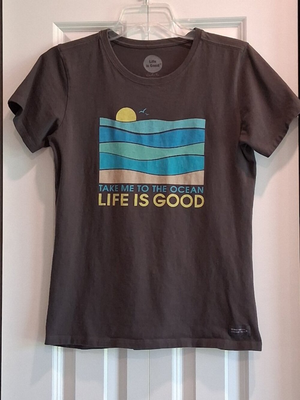 Life is Good "Take Me To The Ocean" Brown Crusher Tee Women's Size S
